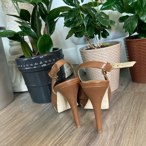 Guess Open-Toed Heels - Sz 5.5 - Picture 4 of 6